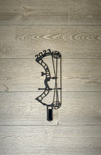 Load image into Gallery viewer, Compound Bow (B) Skull Hanger
