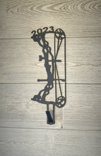 Load image into Gallery viewer, Compound Bow (C) Skull Hanger
