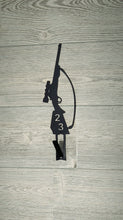 Load image into Gallery viewer, Single Rifle Skull Hanger
